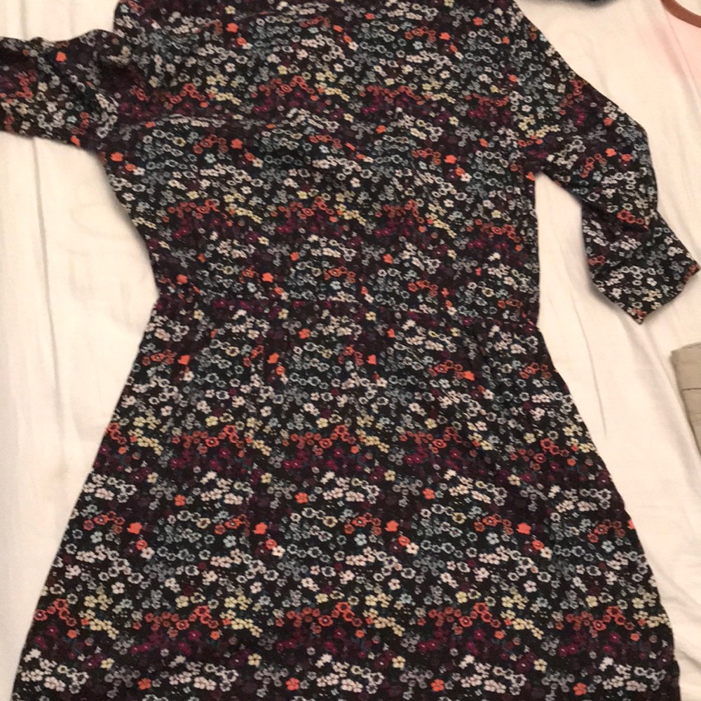 Cute Spring Flattering Dress - Picture 3 of 3